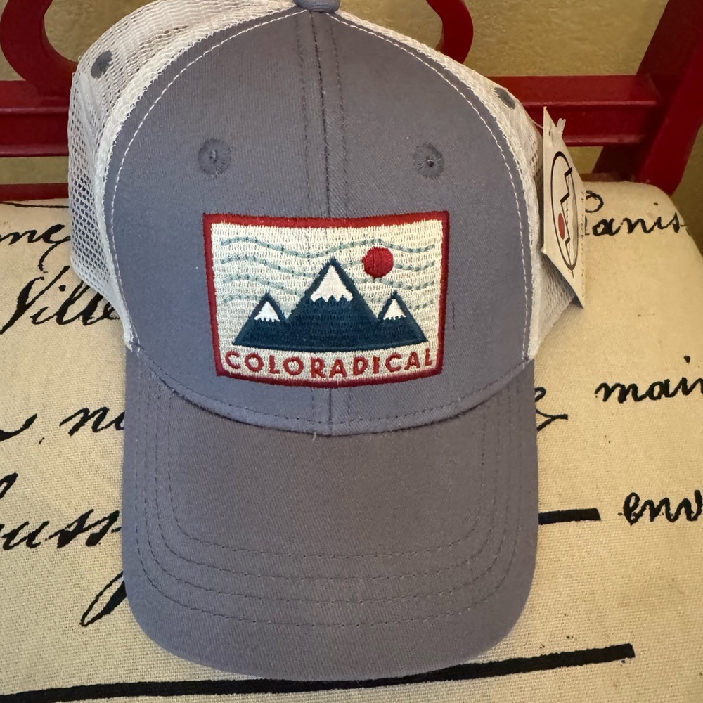 Coloradical Three Mountain Curved Trucker Hat (White/Grey) Kid's Size NWT